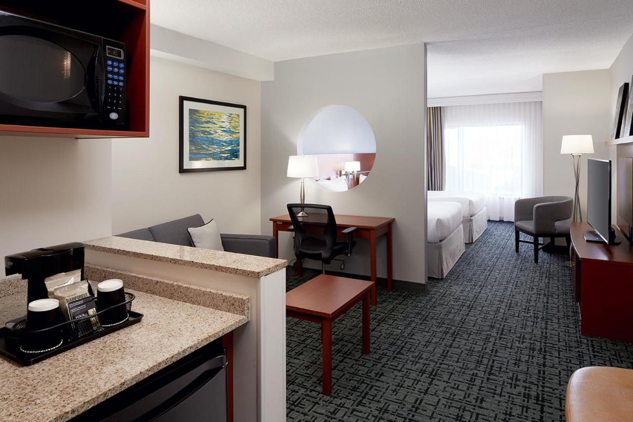 Fairfield Inn & Suites By Marriott Montreal Airport Dorval Eksteriør billede